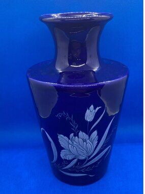 Cobalt Vase with tulips design
